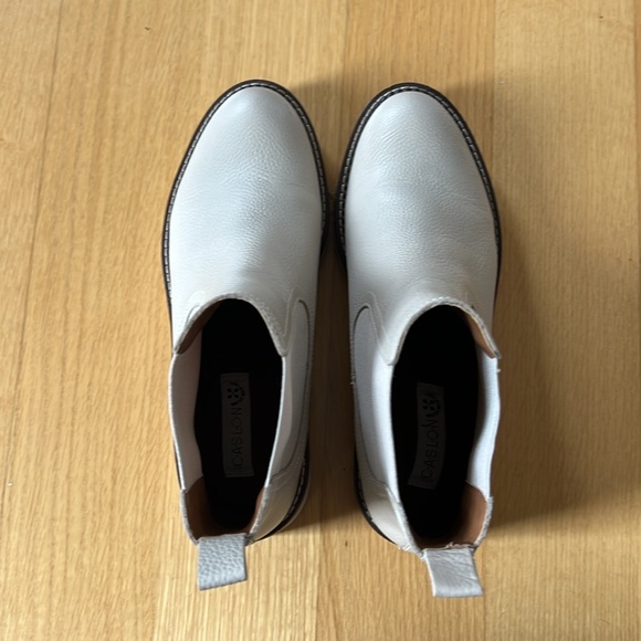 Caslon Chelsea Boots in Light Tan - Picture 4 of 4